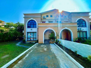 Raichak Garden Villa by JadeCapsPool3BHKLawnAC